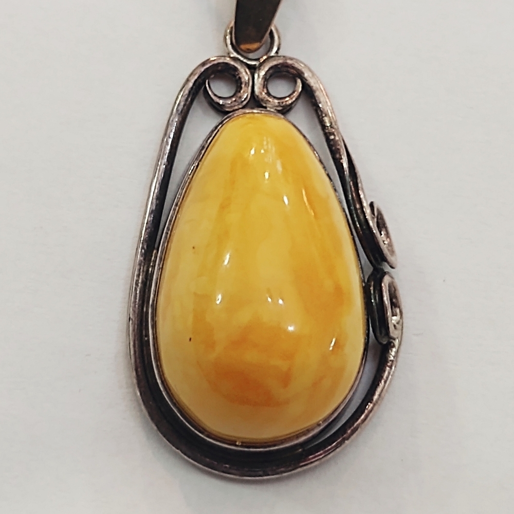 Vintage Baltic Butterscotch Amber Oversized Pendant in Sterling Silver- New! - Picture 6 of 8